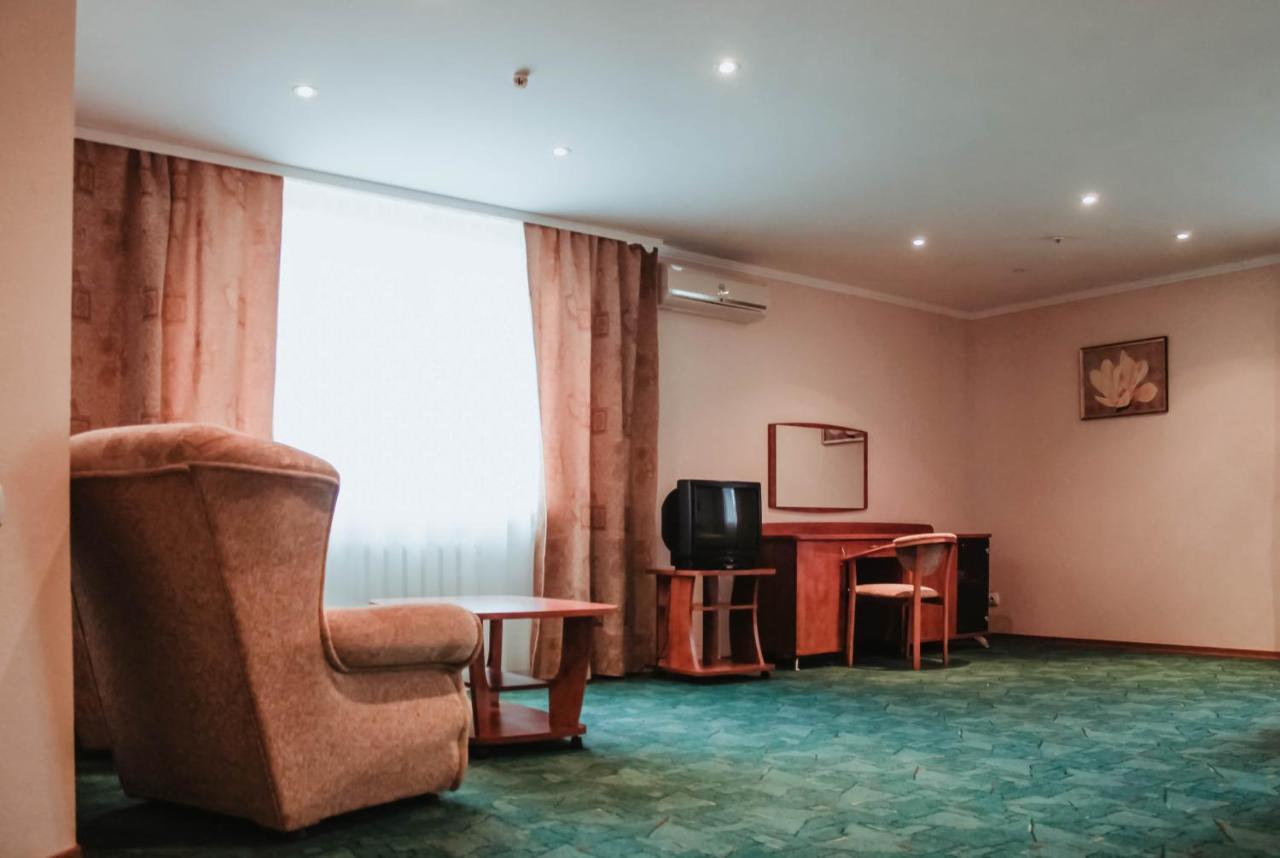 Kanna Hotel Askania-Nova Zewnętrze zdjęcie